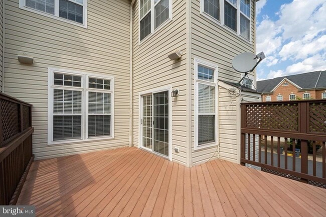 Building Photo - 43139 Royal Fern Terrace