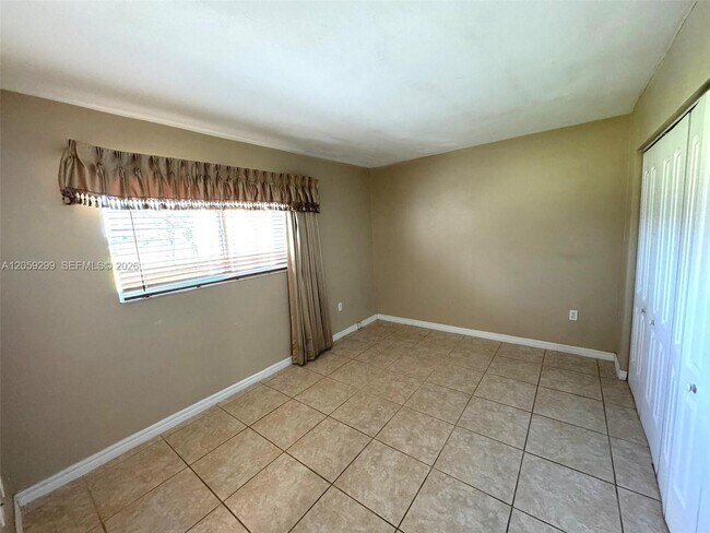 Building Photo - 7400 Miami Lakes Dr