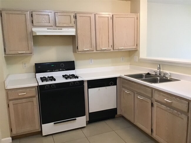 Building Photo - 11802 Sunny Stream Dr