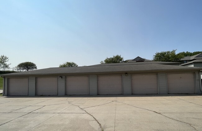 Building Photo - 2266 Holiday Rd