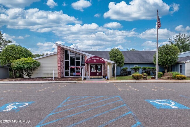 Building Photo - 251 Westbrook Dr