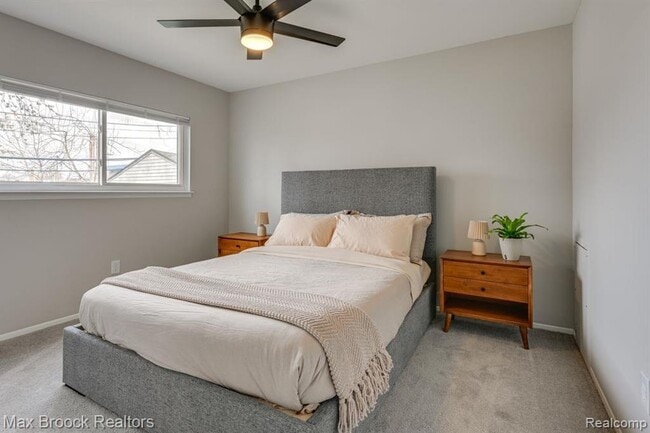 Building Photo - 36 W Mahan Ave