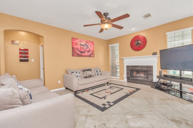 Building Photo - 4418 Ringrose Dr
