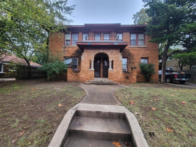 Building Photo - 2721 NW 12th St