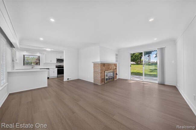 Building Photo - 2079 Klingensmith Rd
