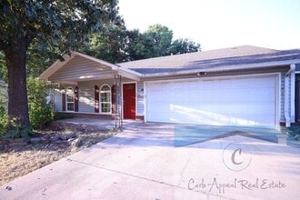 Building Photo - First month move in special $900!! Beautiful 3-bed, 2 bath condo with fireplace, 2-car garage - i...