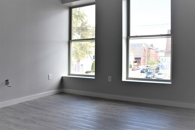 Building Photo - 540 Chestnut St