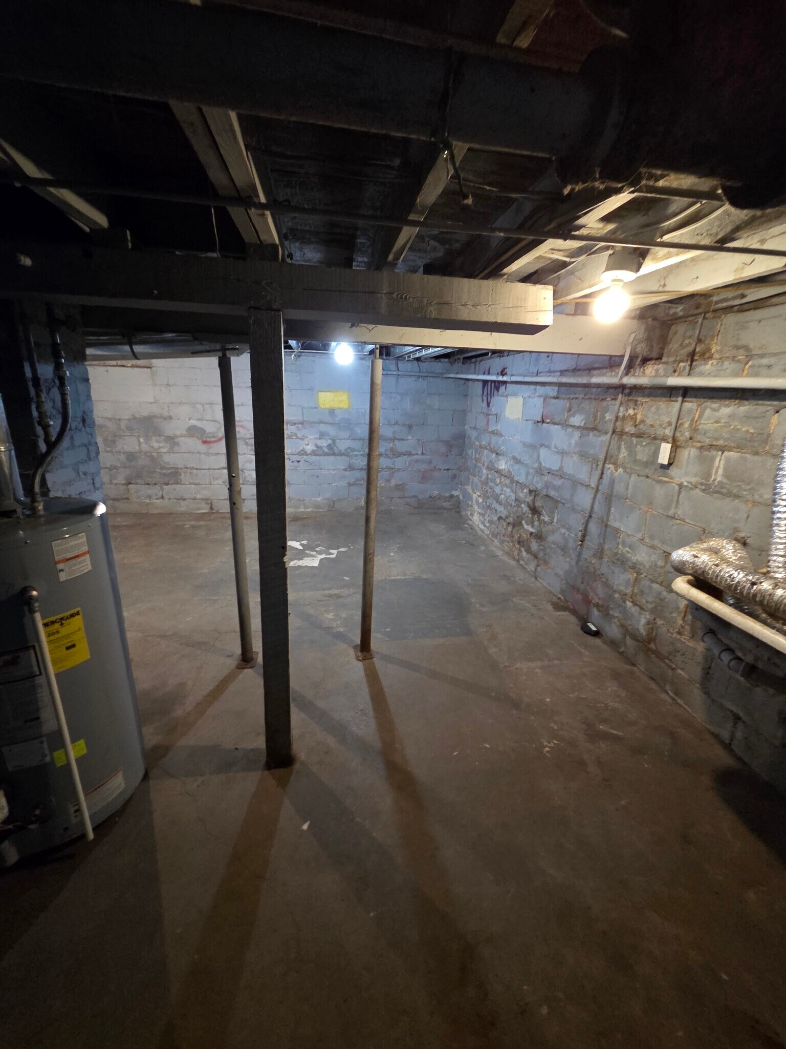 Building Photo - 295 Mason Ave