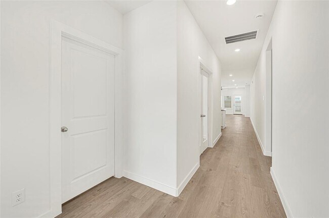 Building Photo - 17123 Bluebonnet Creek Trl