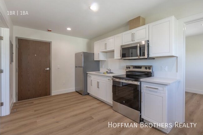 Building Photo - 1627 E 92nd St