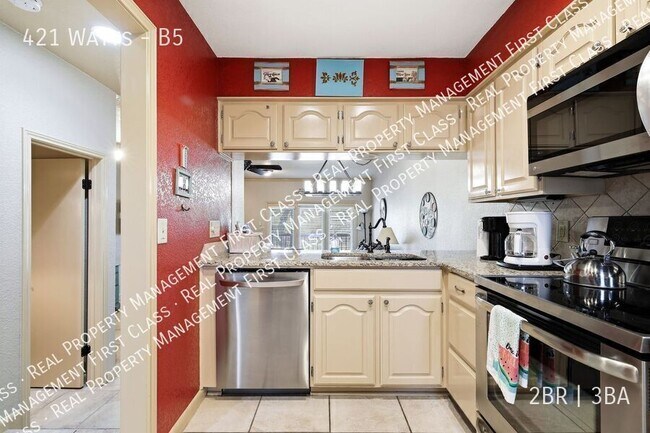 Building Photo - 421 Watts-B5