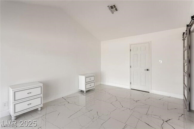 Building Photo - 3826 S Edmond St