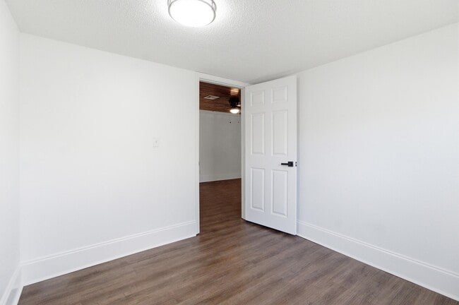 Building Photo - 17 Timberwood Ct