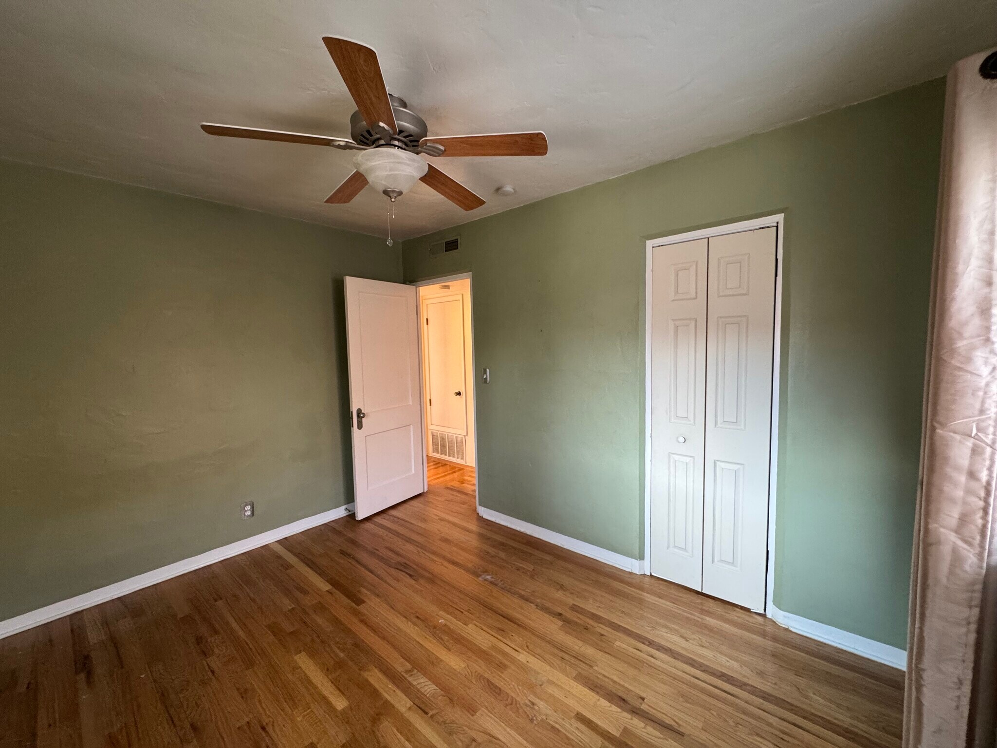 Building Photo - 2908 Monterey Ave SE