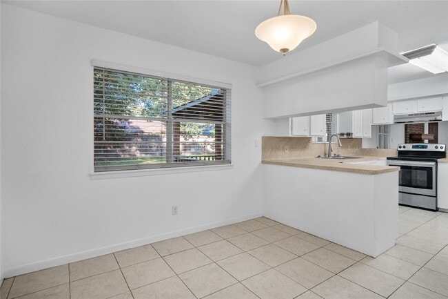 Building Photo - 59 Artesian Oaks Dr