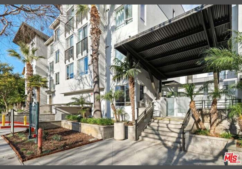 Building Photo - 6400 Crescent Park E