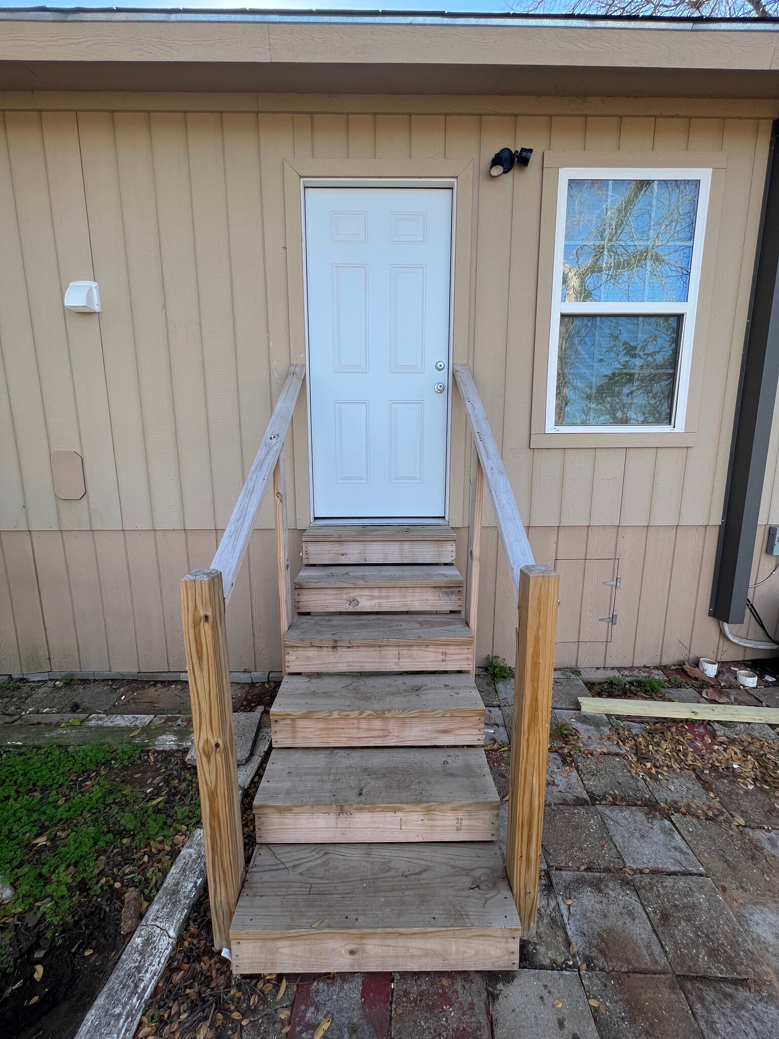 Building Photo - 3801 Meadowbrook Dr