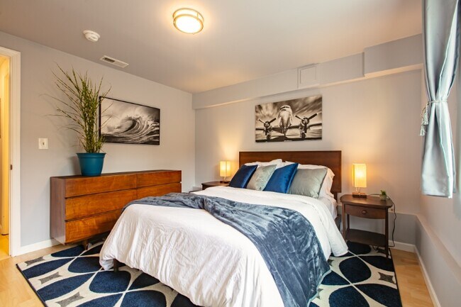 Building Photo - 234 Del Prado Dr