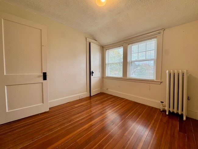 Building Photo - 273 Front St