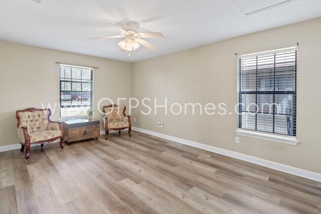 Building Photo - 1717 Bennetts End