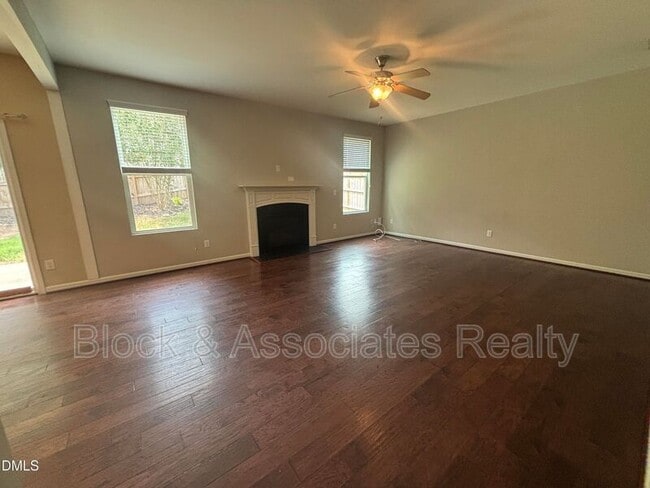 Building Photo - 4 White Spruce Ct