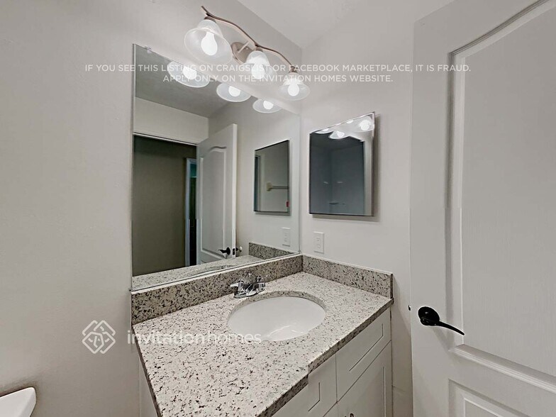 Building Photo - 1228 Foxridge Pl