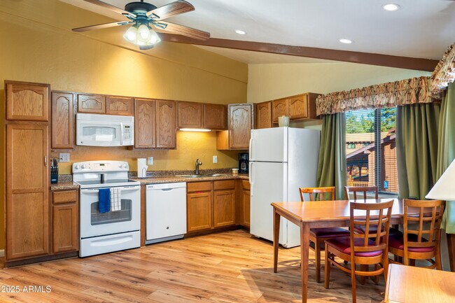 Building Photo - 5829 Buck Springs Rd