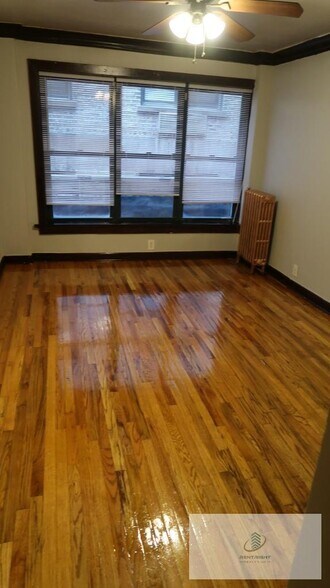 Primary Photo - 846 W Montrose Ave