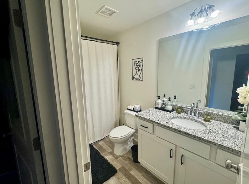 Guest bathroom - 5371 Radford Loop