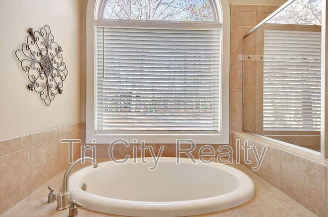 Building Photo - 175 Ridgeway Ct