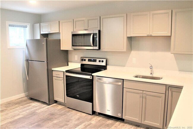 Building Photo - 9 Goodhill Rd