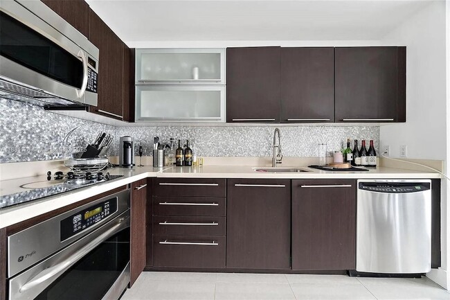 Building Photo - 90 SW 3rd St