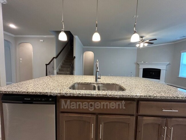 Building Photo - 7205 Tesoro Trl