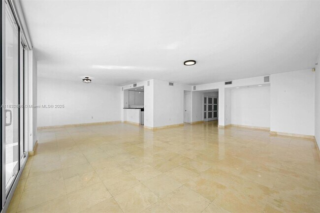 Building Photo - 20201 E Country Club Dr