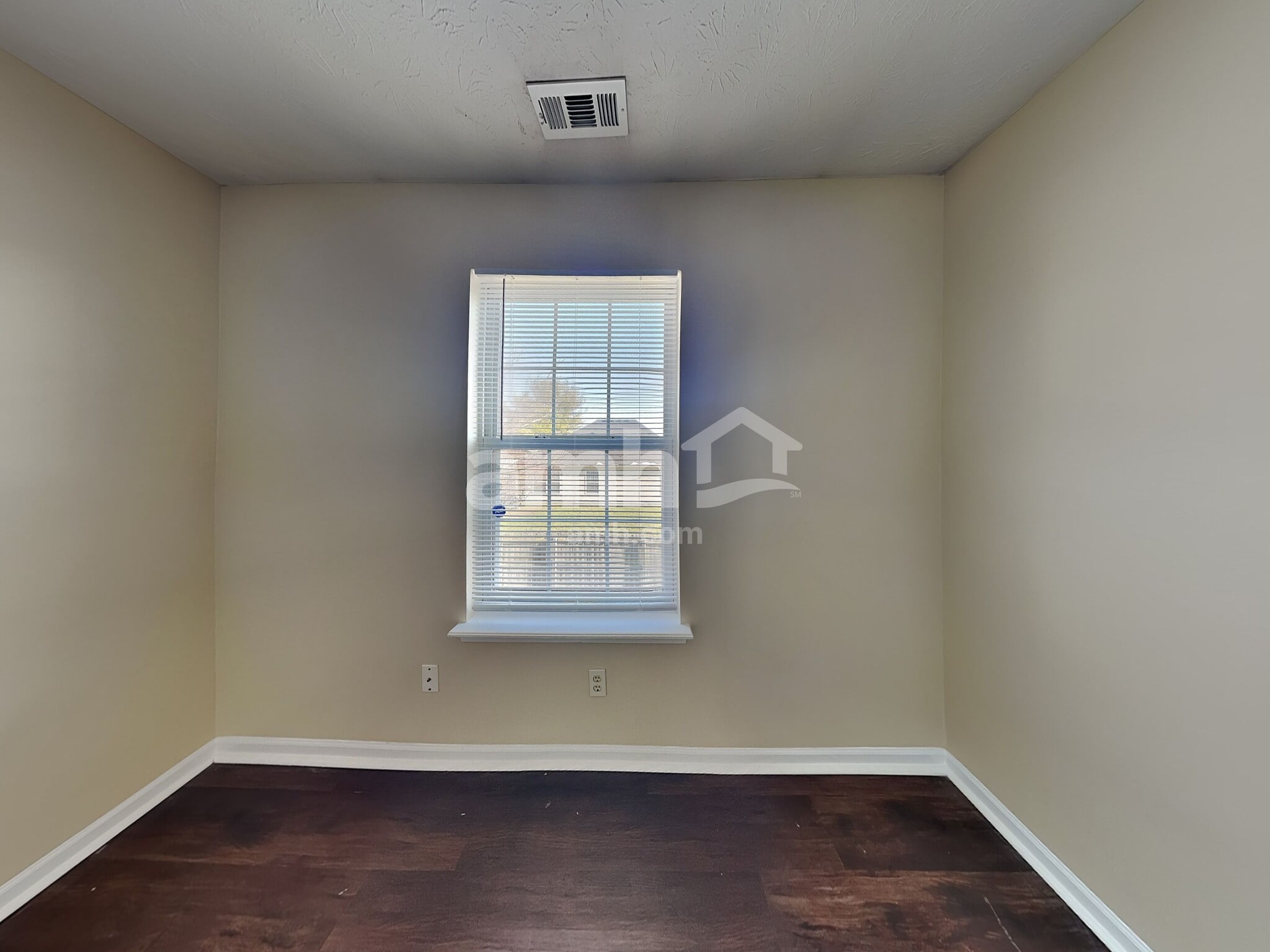 Building Photo - 9984 Waterside Dr