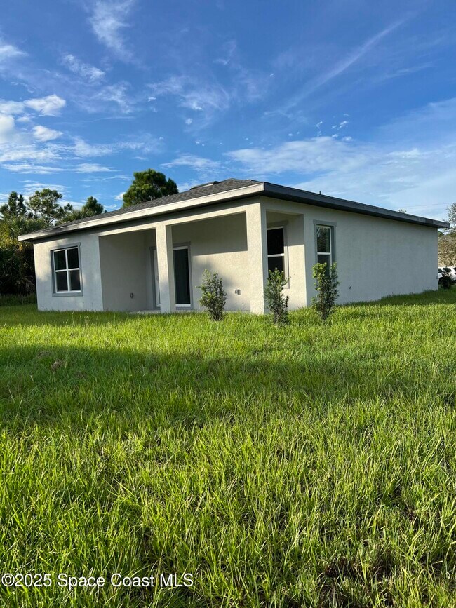 Building Photo - 200 Farley St