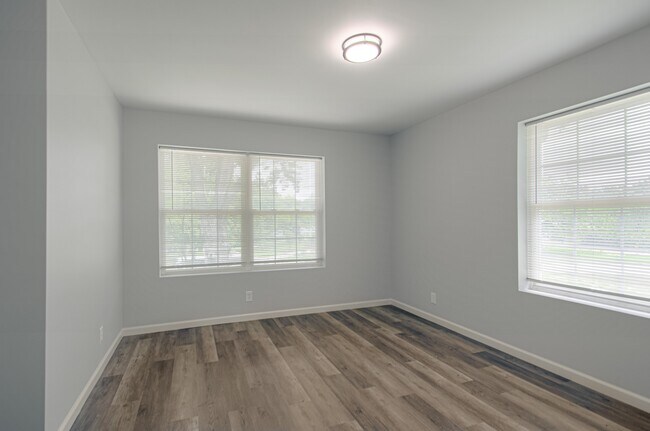 Building Photo - 4711 E 109 Terrace