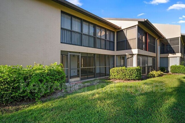 Building Photo - 15456 Admiralty Cir
