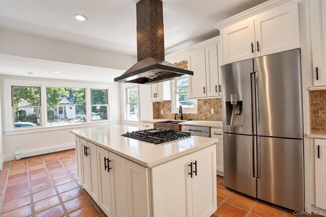 Building Photo - 45 Lynbrook Ave