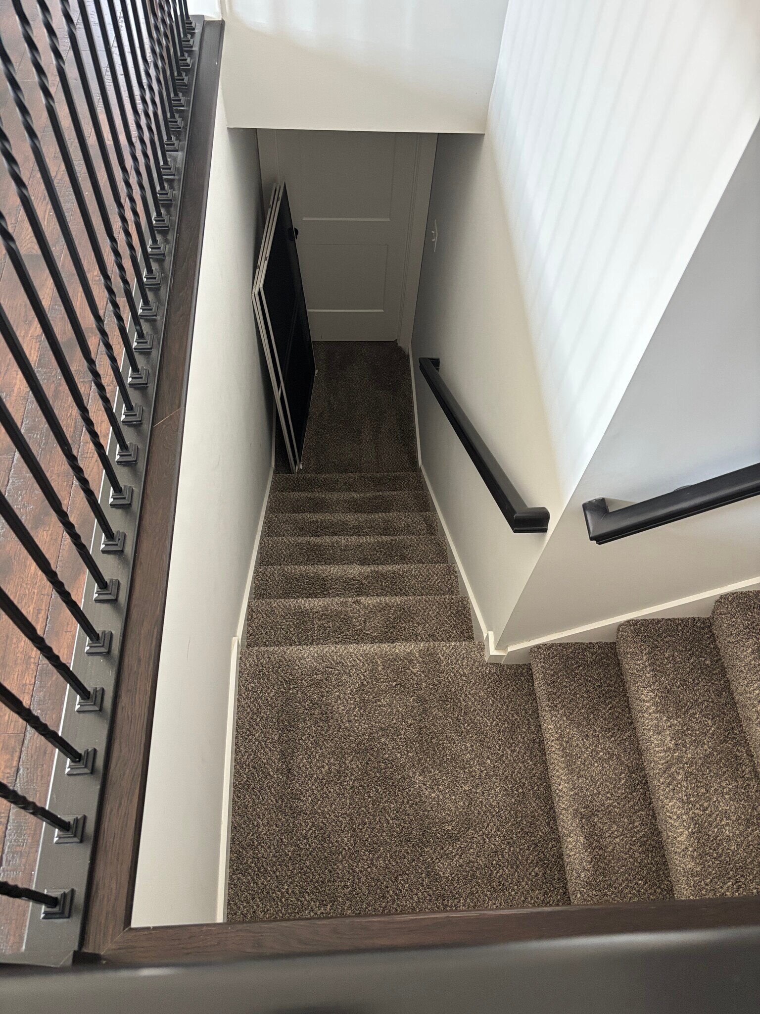 Stairway - 1013 Oakmont Ln