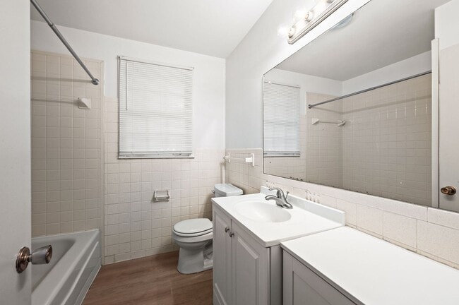 Building Photo - Amazing 2BR/1BA in the Heart of Hillsboro ...