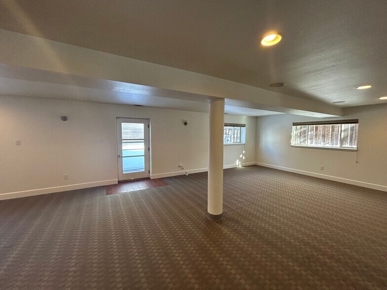 Building Photo - 6555 W 10th Pl