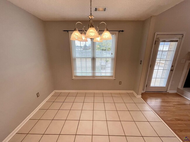 Building Photo - 206 Millstone Way