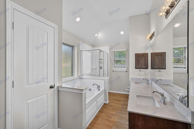 Building Photo - 324 Greenhaven Dr