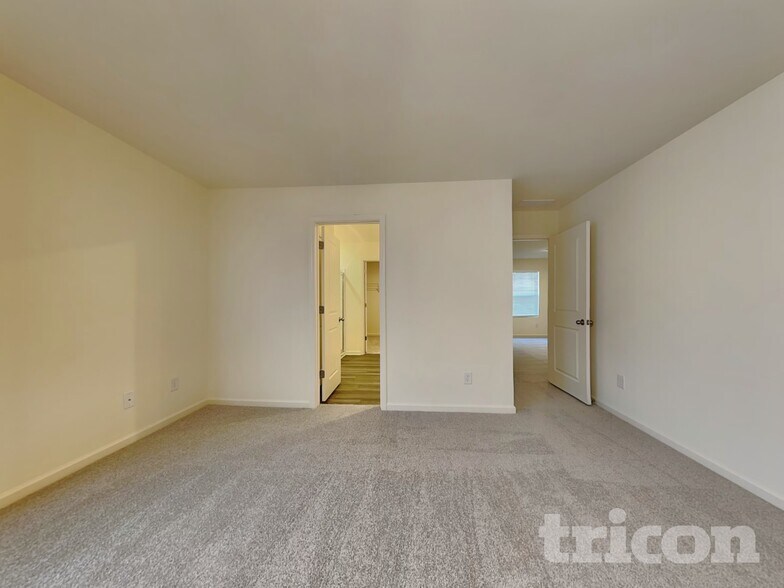 Building Photo - 192 Hynes St