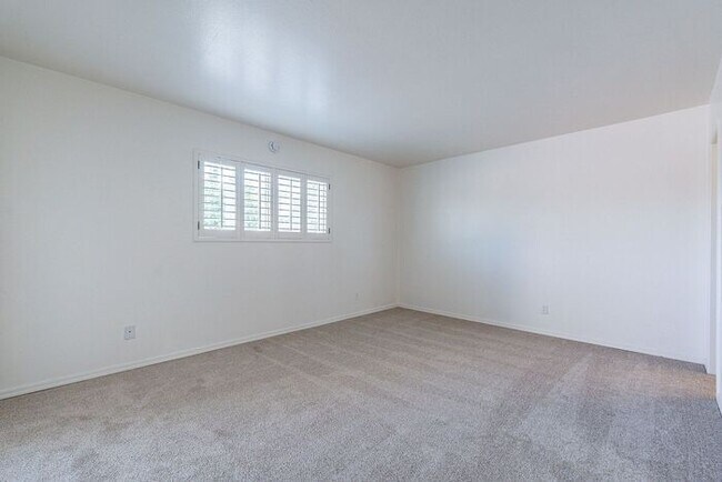 Building Photo - Move-In Ready 2-Bed Tucson Home with Natur...