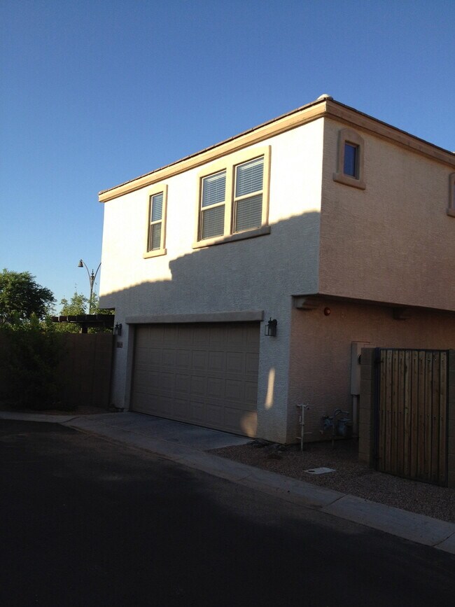 Building Photo - 3 Bed/2.5 Bath Great Gilbert Location