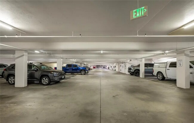 Building Photo - 525 E Seaside Way