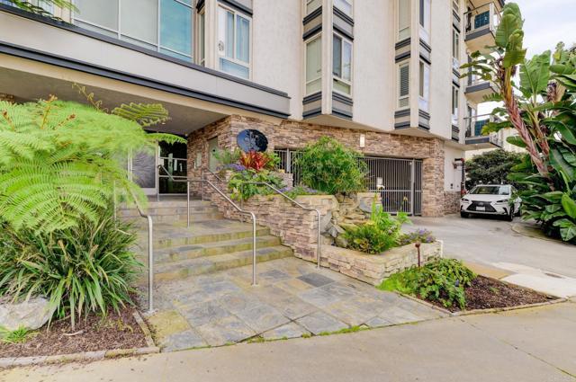 Building Photo - 935 Genter St