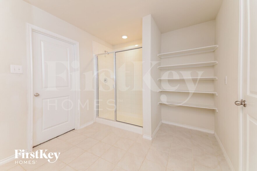 Building Photo - 312 Shiplap Ln